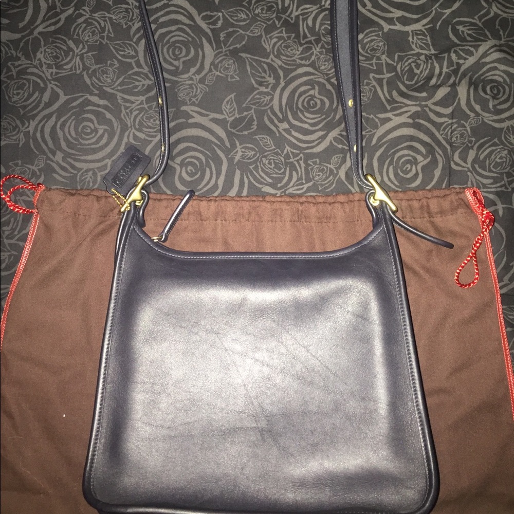COACH - Navy/ Black leather shoulder bag